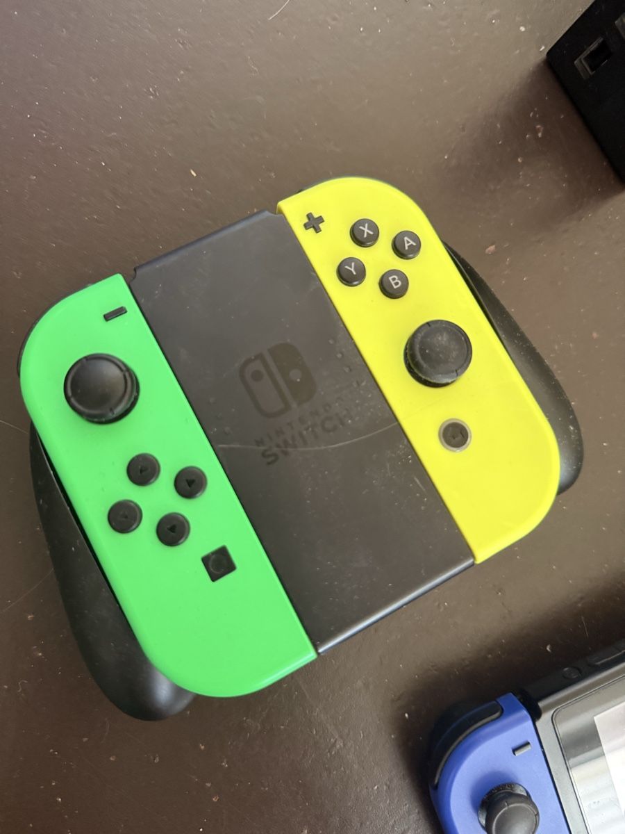 Nintendo Console: Nintendo Switch inkl Zubehör – Usato da Zürich venduto da liv_mt5g 2