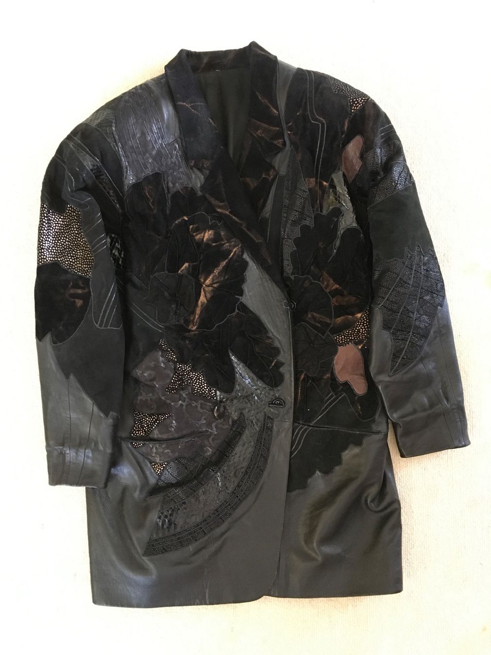 Jacken: Damen-Lederjacke mit Applikation Grösse 44/46 – Gebraucht aus Rheinfelden von Nerocorleone110 1