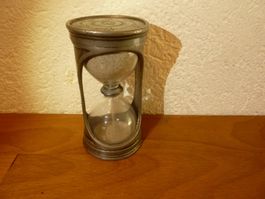 Antike seltene Sanduhr aus Zinn und Glas Höhe 11 cm
