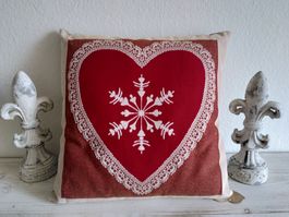 Weihnachtliches Deko Kissen Herz Schneeflocke 45x45cm