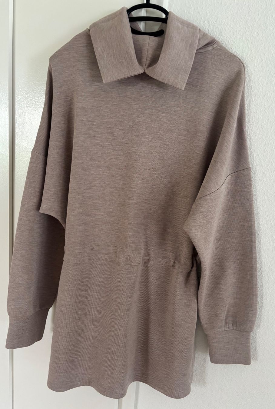 Maglioni & Felpe: Varley Athleisure Pullover – Nuovo e nell'imballaggio originale da Luzern venduto da Chiara.9 5