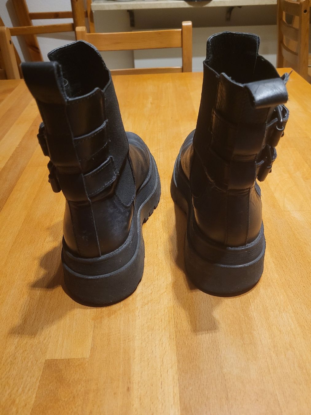 Scarpe da donna: Stiefel Grösse 37 – Usato da Zunzgen venduto da tir_2gh6 2