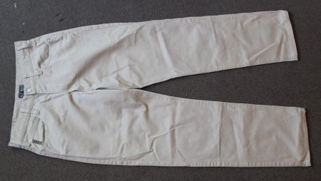 Jeans von *ARMANI*
