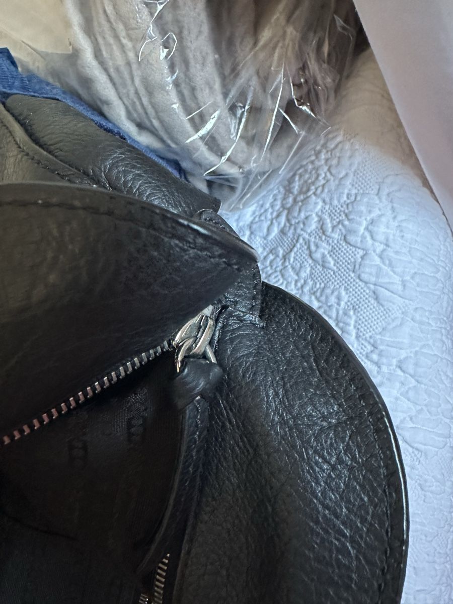 Celine Sacs femmes: Celine Handtasche Schwarz Leder – D'occasion à Rueschlikon par Lola213 7