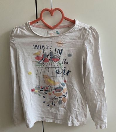 Tolles Langarm Shirt Gr.110-116 mit kleinem Fleck