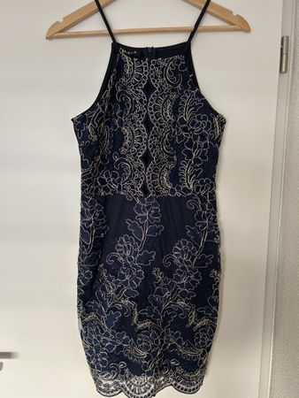 Blaues Spitzenkleid, Grösse 36/38, neuwertig!