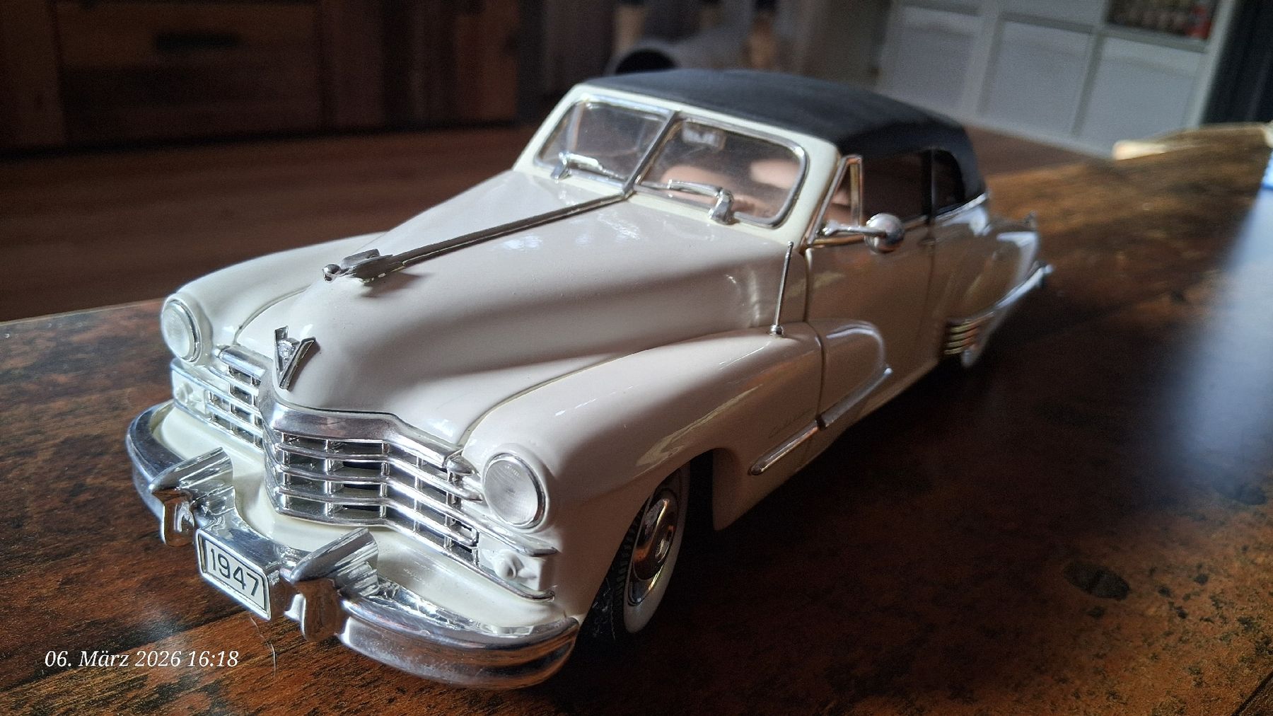 Anson Modellini d'auto: 1:18 Cadillac Serie 62 – Usato da Wolfenschiessen venduto da 2-stroke-garage 1