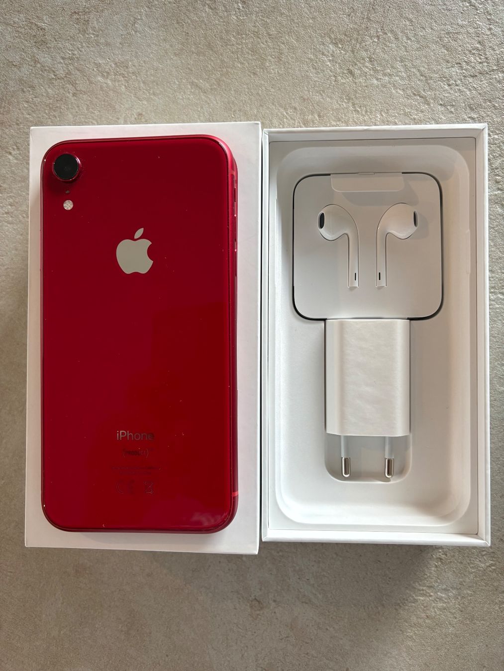 Apple Telefoni cellulari / Smartphones: iPhone XR  64Gb  rouge – Usato da Vessy venduto da ongaros 1