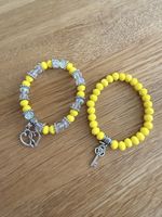 Sommer Set: 2 Gelbe  Armbänder mit Charms. Top!