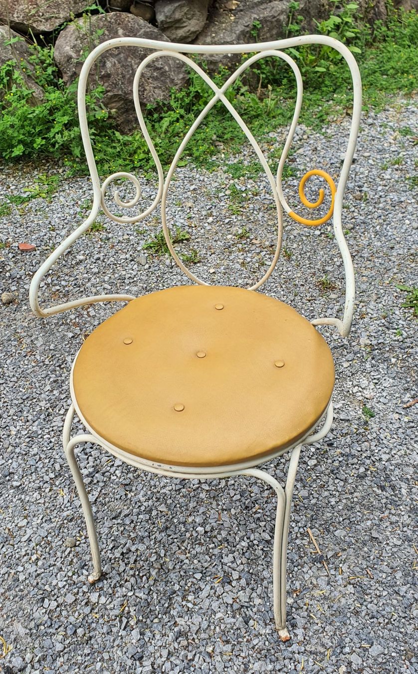 Sedie: 3 antike Gartenstühle mit Eisengestell Polster Sitzfläche – Usato da Neerach venduto da SilliS 3