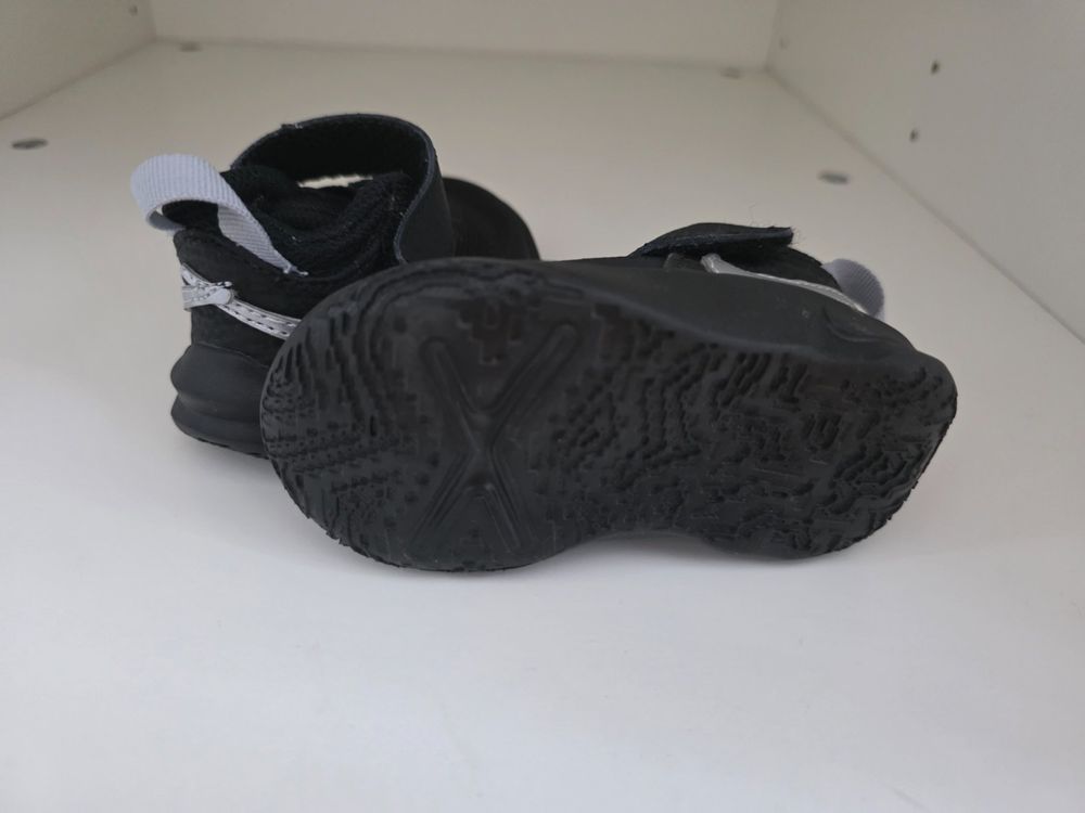 Nike Chaussures garçon: Nike Sneaker Kleinkind Gr. 19.5, schwarz, neu – Neuf (Voir description) à Dättwil AG par Njo_x88j 3