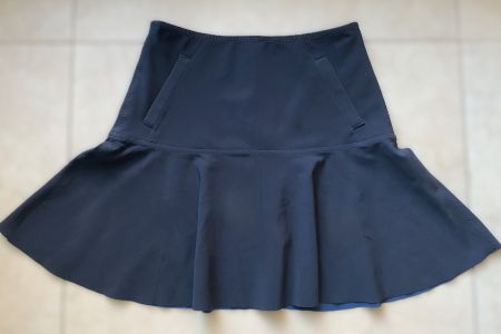 LULULEMON Rock schwarz schwingend Gr 6= 36 Bundweite 32cm