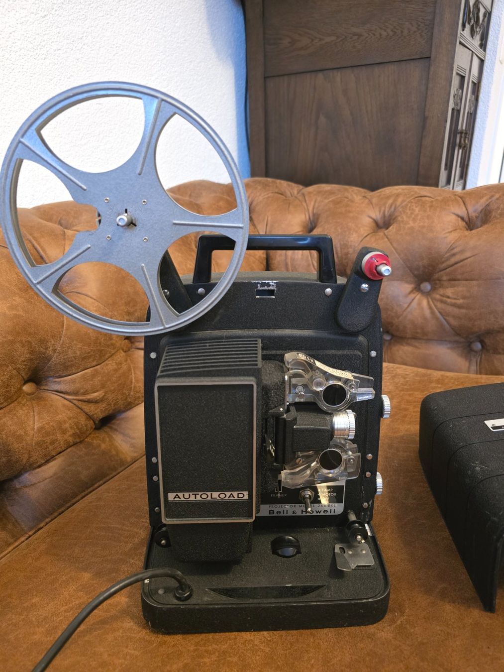 Home Cinema: Projektor Antik – Usato da Hüntwangen venduto da Scarciglias-Antiques