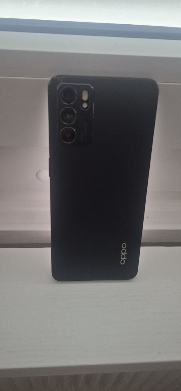 Oppo Telefoni cellulari / Smartphones: Oppo Handy Schwarz 6GB RAM  – Usato da Kriens venduto da mic_p5qk 1