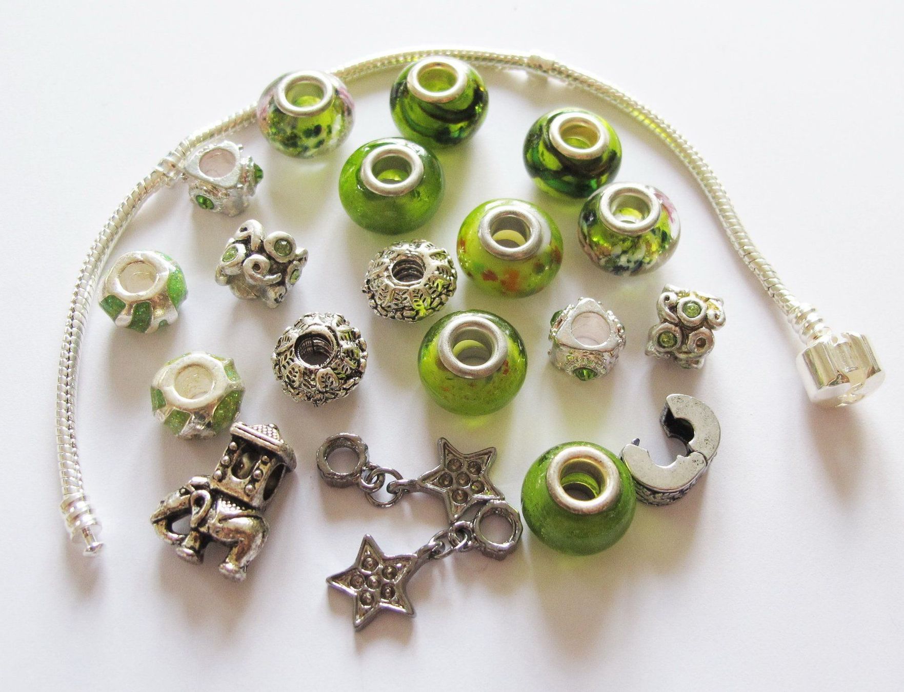 Ciondoli: European Beads Kette selber machen DIY – Nuovo (secondo la descrizione) da Schwanden GL venduto da UHRKNALL 1