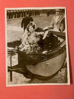 Alte Foto Königin Elisabeth begleitet den König  in Glasgow.