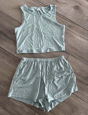Top und Shorts ungetragen Grösse S