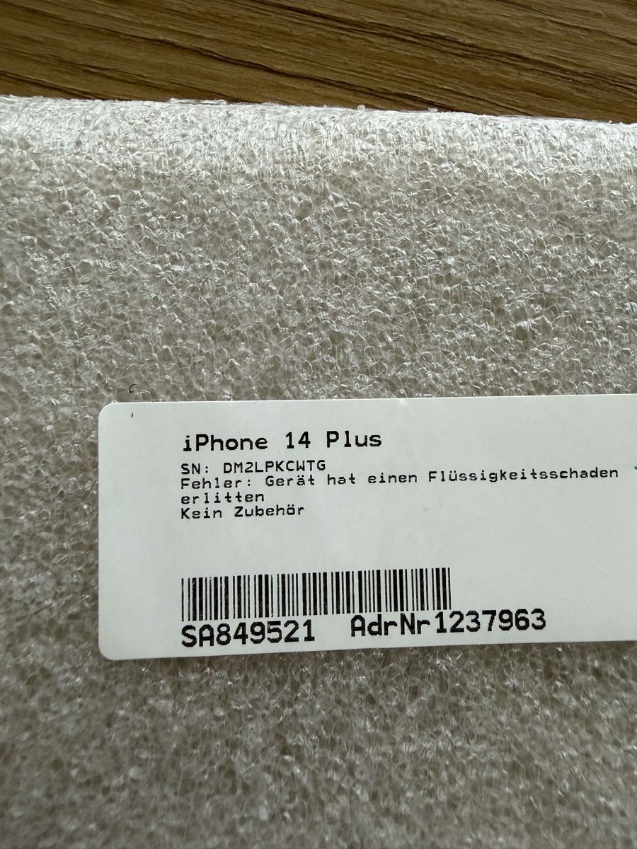 Apple Handys / Smartphones: iPhone 14 Plus defekt Flüssigkeitsschaden – Defekt aus Horn von flo_j8vp 4