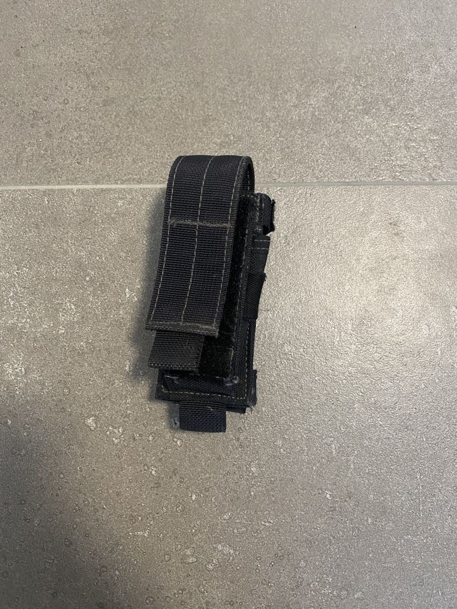 Maxpedition Tiro a segno: Maxpedition Single Sheat Mag Pouch Messer Multitool Lampe – Usato da Gelterkinden venduto da Waedi4