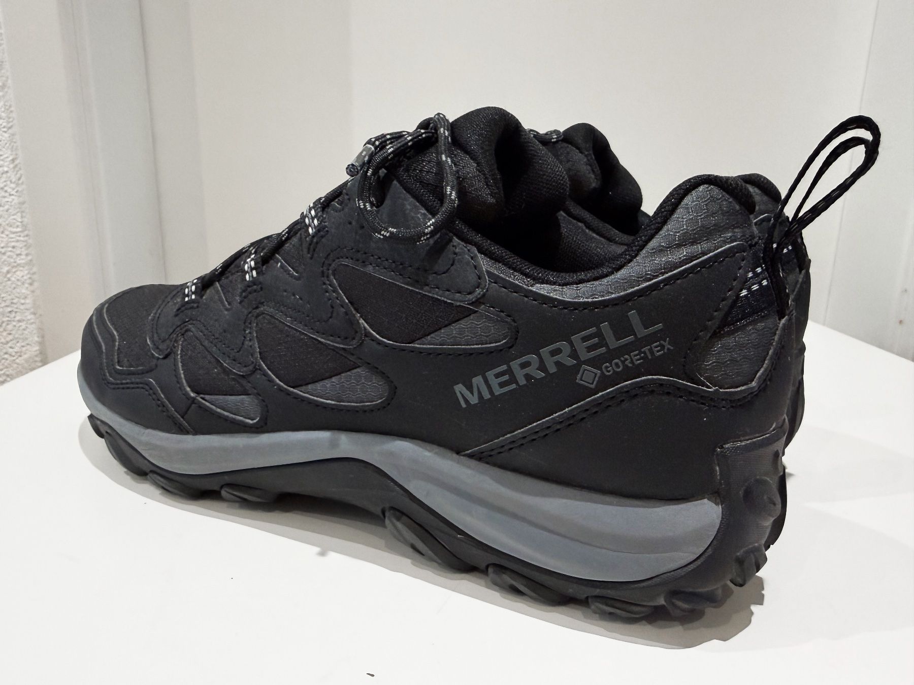 Merrell Scarpe da uomo: Merrell Gore-Tex Wanderschuhe Trekkingschuhe Schwarz Gr. 44 – Usato da Dietikon venduto da Angy94 3