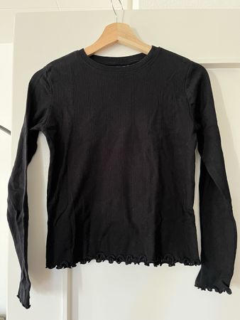 Long sleeve PIECES top black size S new condition