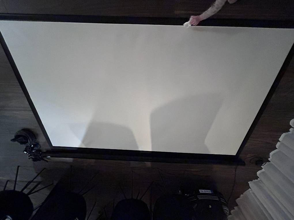 Videoprojektoren: Profi-Beamer Panasonic PT AT6000 + Grosse Leinwand – Gebraucht aus Rothrist von Ed10 3