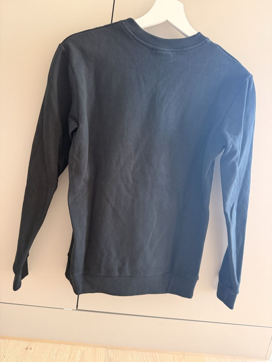 Ellesse Maglioni & Felpe: Ellesse Pullover schwarz neuwertig Grösse 36  – Nuovo (secondo la descrizione) da Herzogenbuchsee venduto da LA33 4