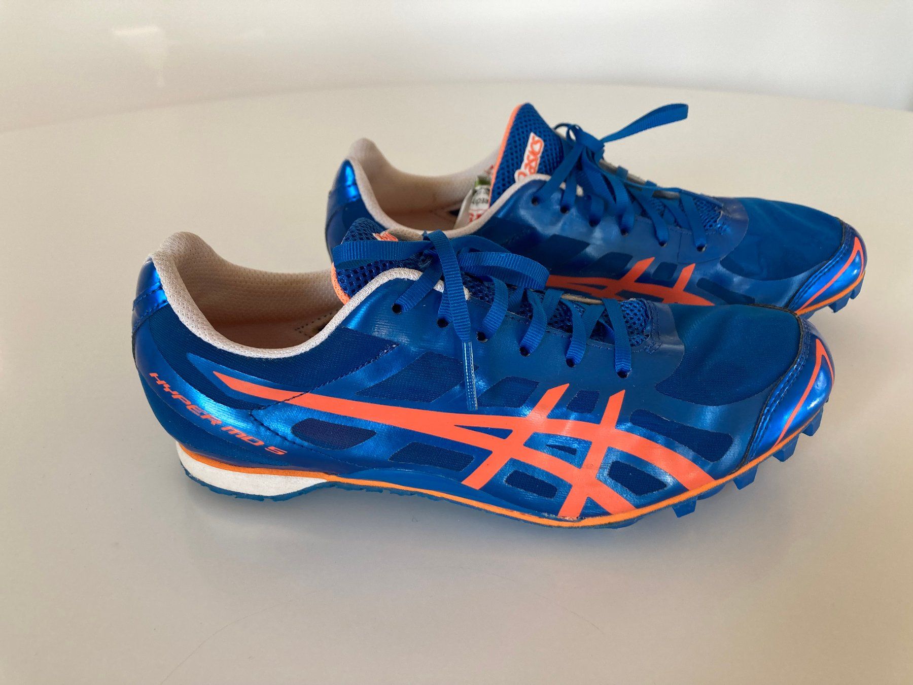 Asics Herrenschuhe: Chaussures de course Asics Hyper MD – Neu (gemäss Beschreibung) aus La Tour-de-Peilz von vve_nm8c 2