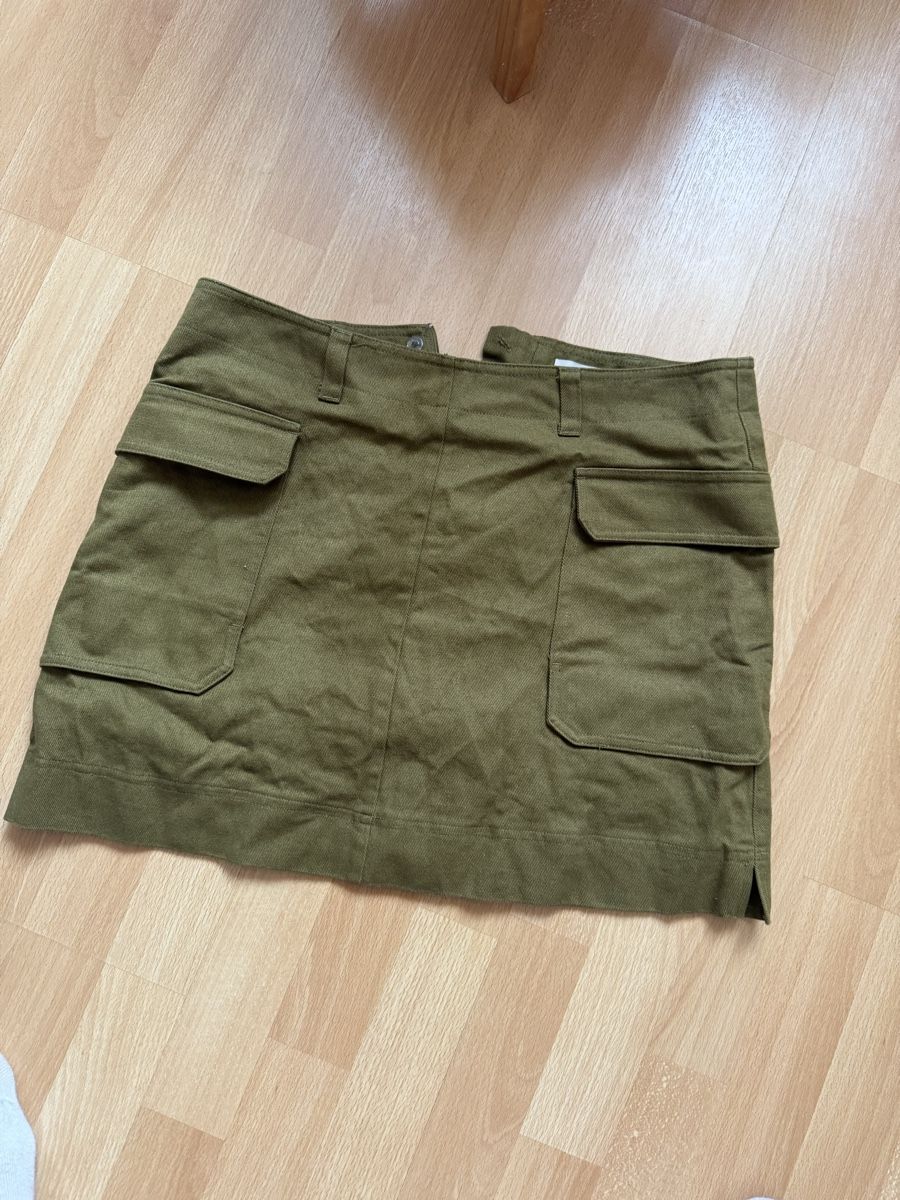 H&M Kleider & Röcke: H&M olive green cargo mini skirt, size 40 – Gebraucht aus Ueberstorf von man_p2fy