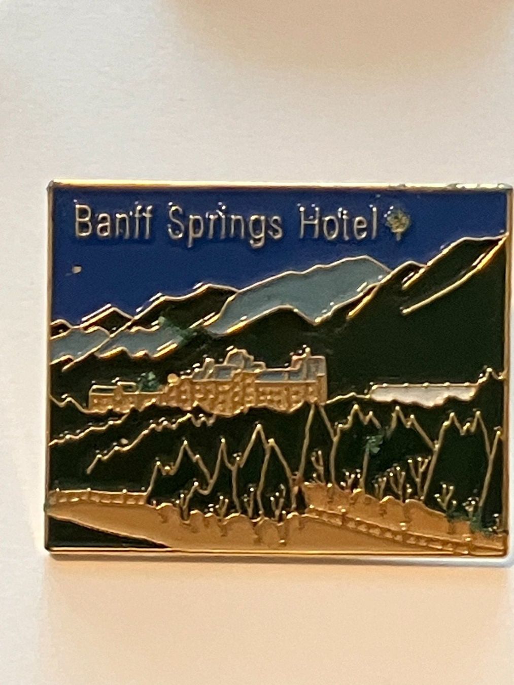 Placchette & Badge: 1 Pin Banff Springs Hotel – Usato da Basel venduto da djwwpp