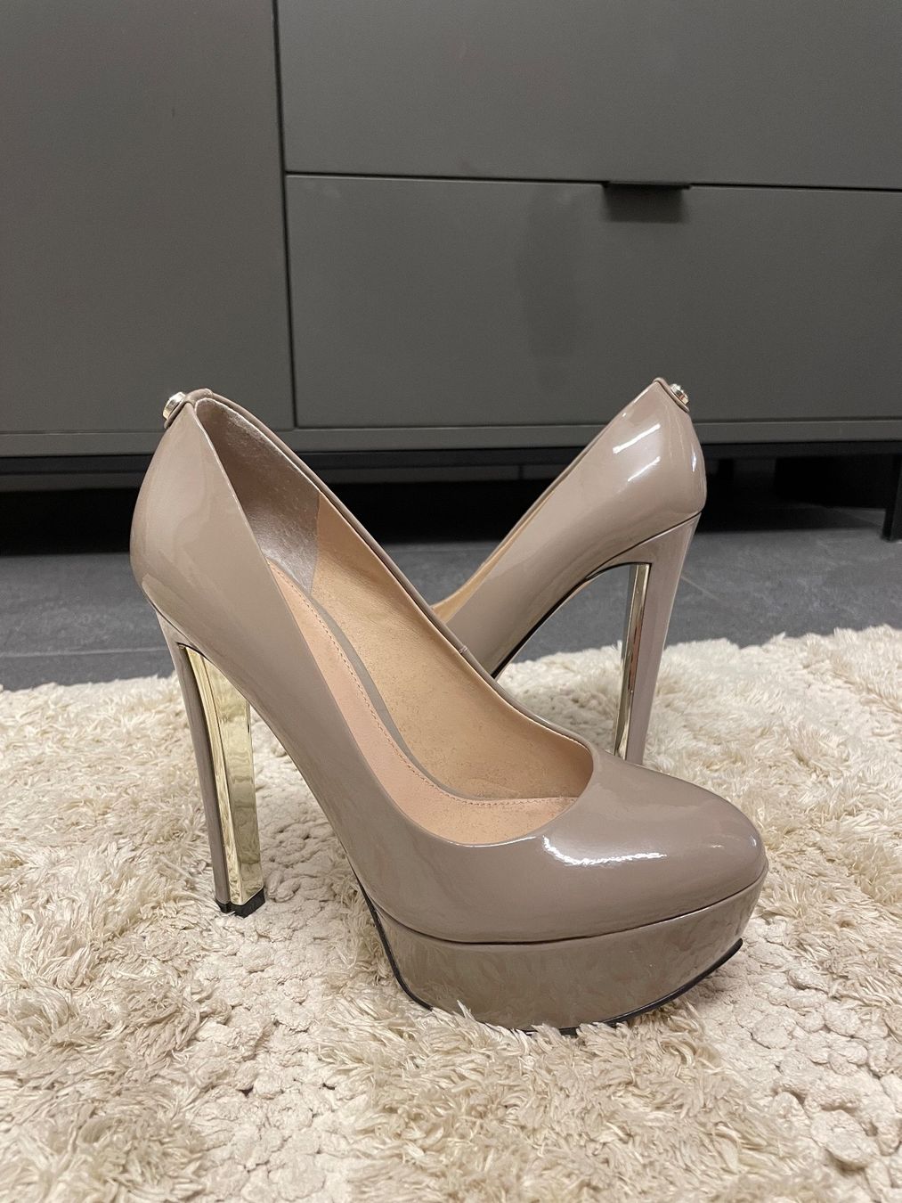 Guess Chaussures femmes: Guess fast neue Pumps – D'occasion à Zürich par Ekaterinek 2