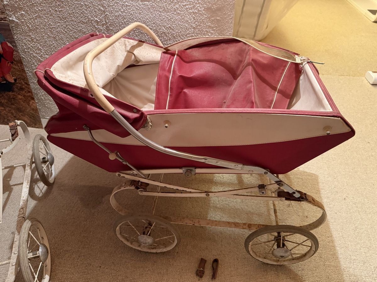 Carrozzine per bambole: Vintage Puppenwagen – Difettoso da St. Gallen venduto da larastark 1