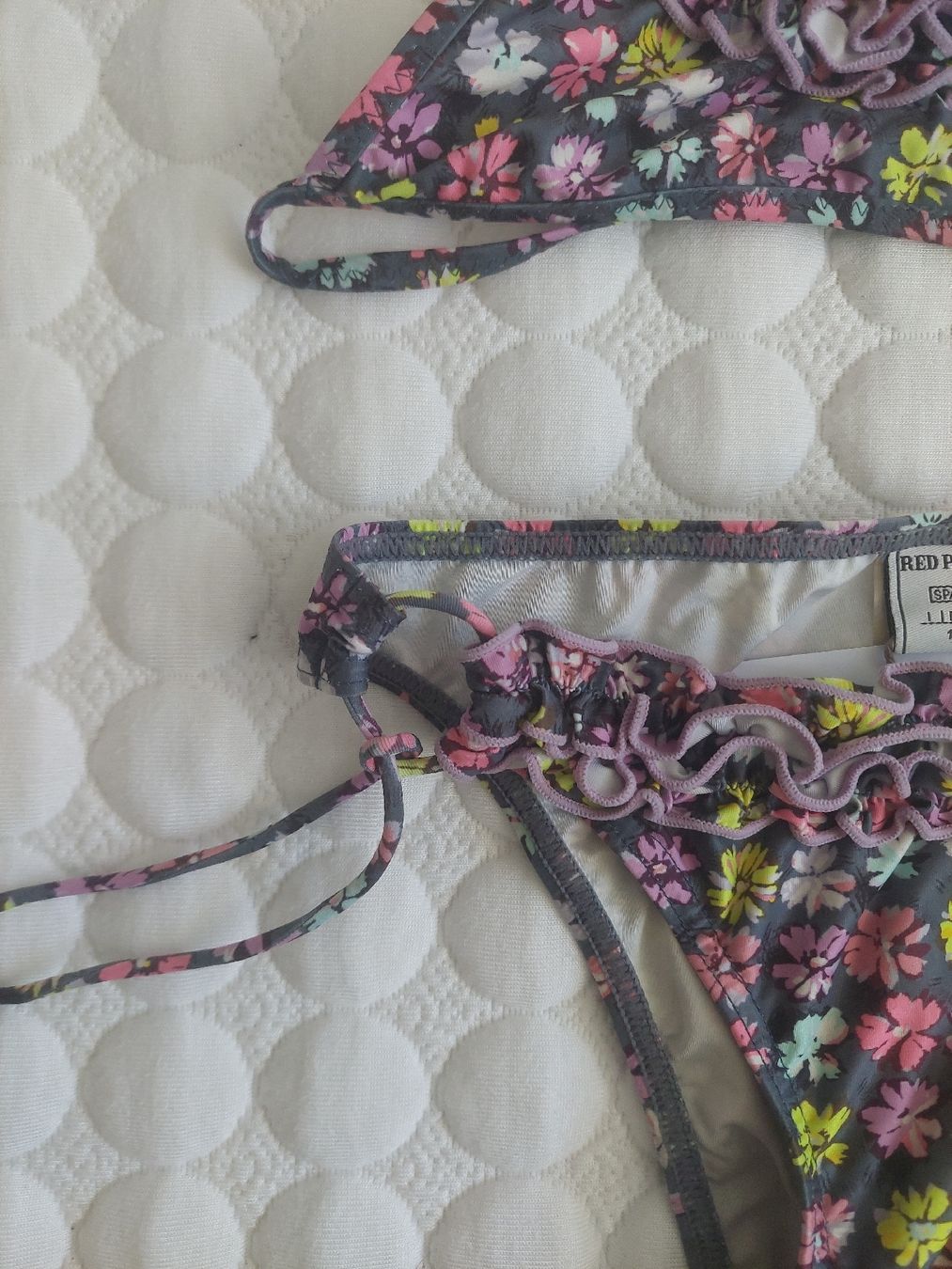 Costumi da bagno & Bikini: Mädchen Blumen Bikini Set, Gr. 128 von red point – Usato da Flims Dorf venduto da Truemorish 2