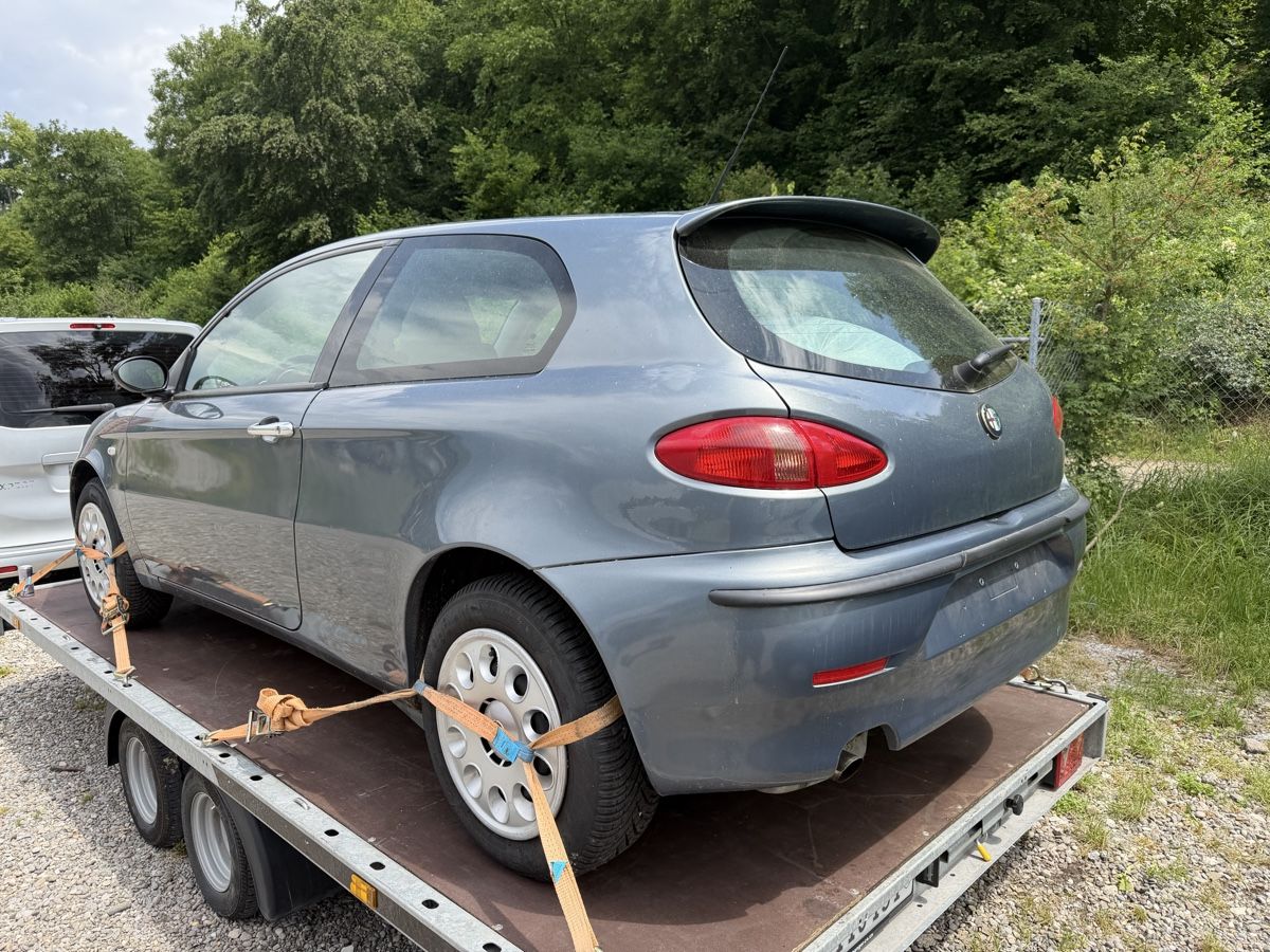 Alfa Romeo Automobili: Alfa Romeo 147 1.6 TS – Usato da Selzach venduto da jos_xg2y 4