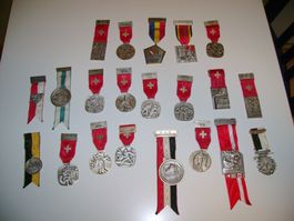 schöne div. 21Stück Medaillen-Schützenv.
