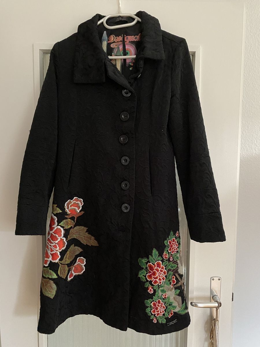 Desigual Cappotti: Wunderschöner Desigual-Mantel – Usato da Sissach venduto da Seraphine1 5
