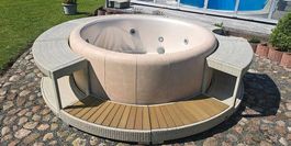 Softub Resort 300+ Almond mit kompletter Umrandung