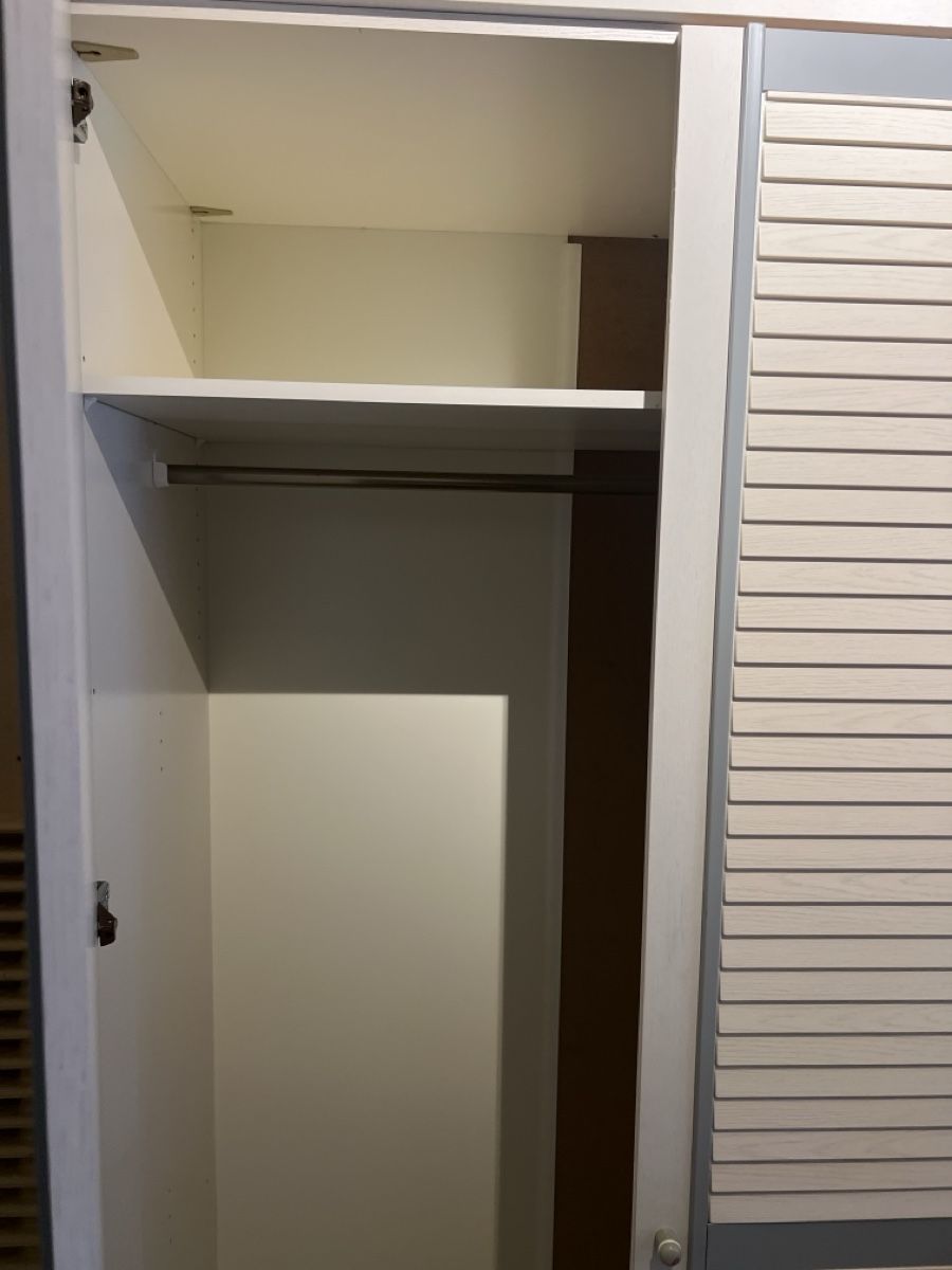 Armadi: Schrank – Usato da Schmitten FR venduto da nme_8wjh 1