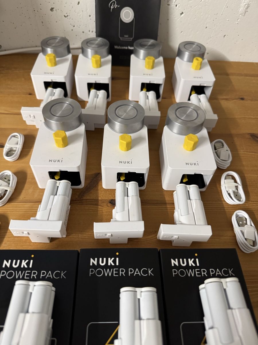 Nuki Lucchetti: 7x Nuki Smart Look 3.0 & Power Pack Set – Usato da Buchs AG venduto da Ublade