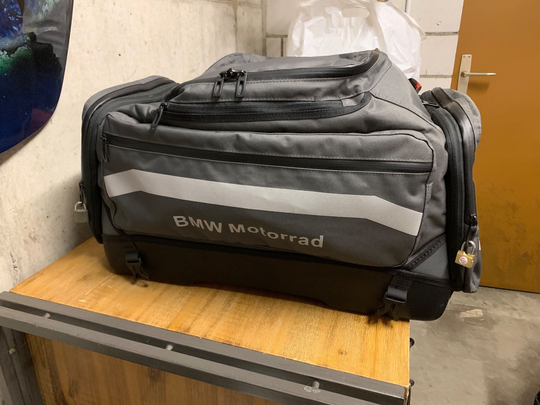 BMW Topcases: BMW Mororrad Topcase neu! – D'occasion à Brütten par jas90q 2