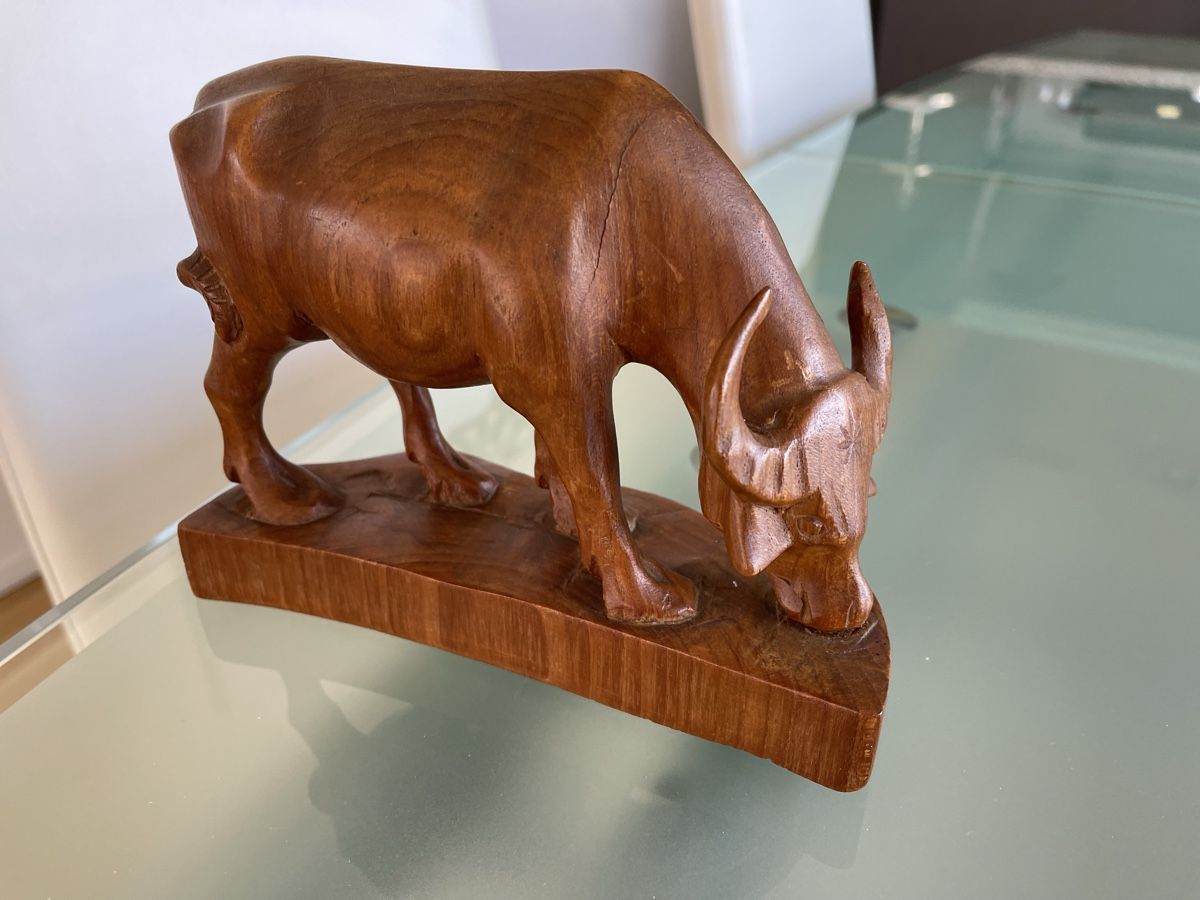 Statuette: Dekofigur -. Ochse / Bulle aus Holz – Usato da Kehrsatz venduto da bianca69 2
