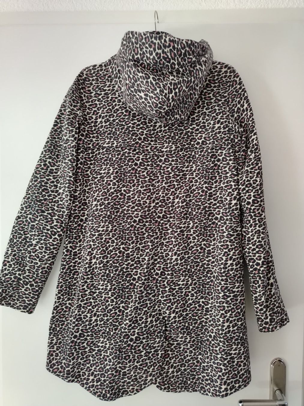 Blutsgeschwister Jacken: Übergangsjacke mit Leoprint von Blutsgeschwister – Neu (gemäss Beschreibung) aus Schönenbuch von sop_n7zd 1