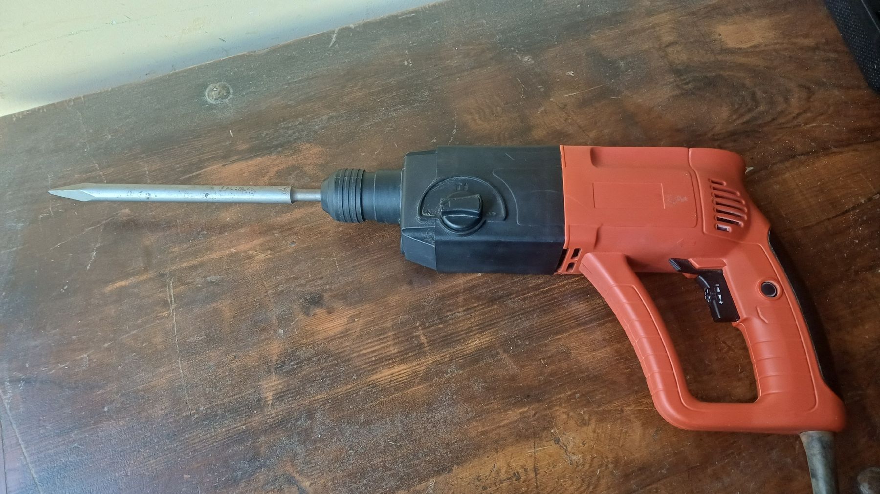 Alle Maschinen: Spitz -  Bohrmaschine  BlackDecker – Gebraucht aus Flawil von Naphtali 6