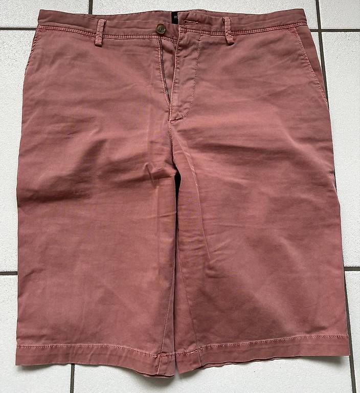 Pantaloni: Boss kurze Hose, Grösse 48 – Usato da Walchwil venduto da AlonsoXXX