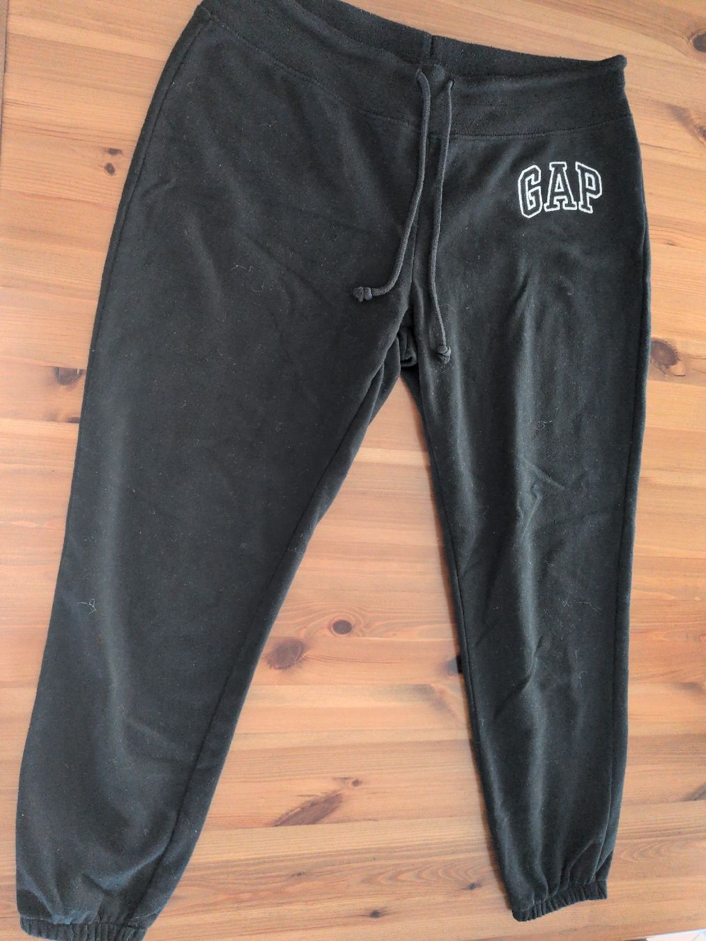 Gap Hosen: Gap Trainerhosen – Neu (gemäss Beschreibung) aus Aarburg von Noemi.H