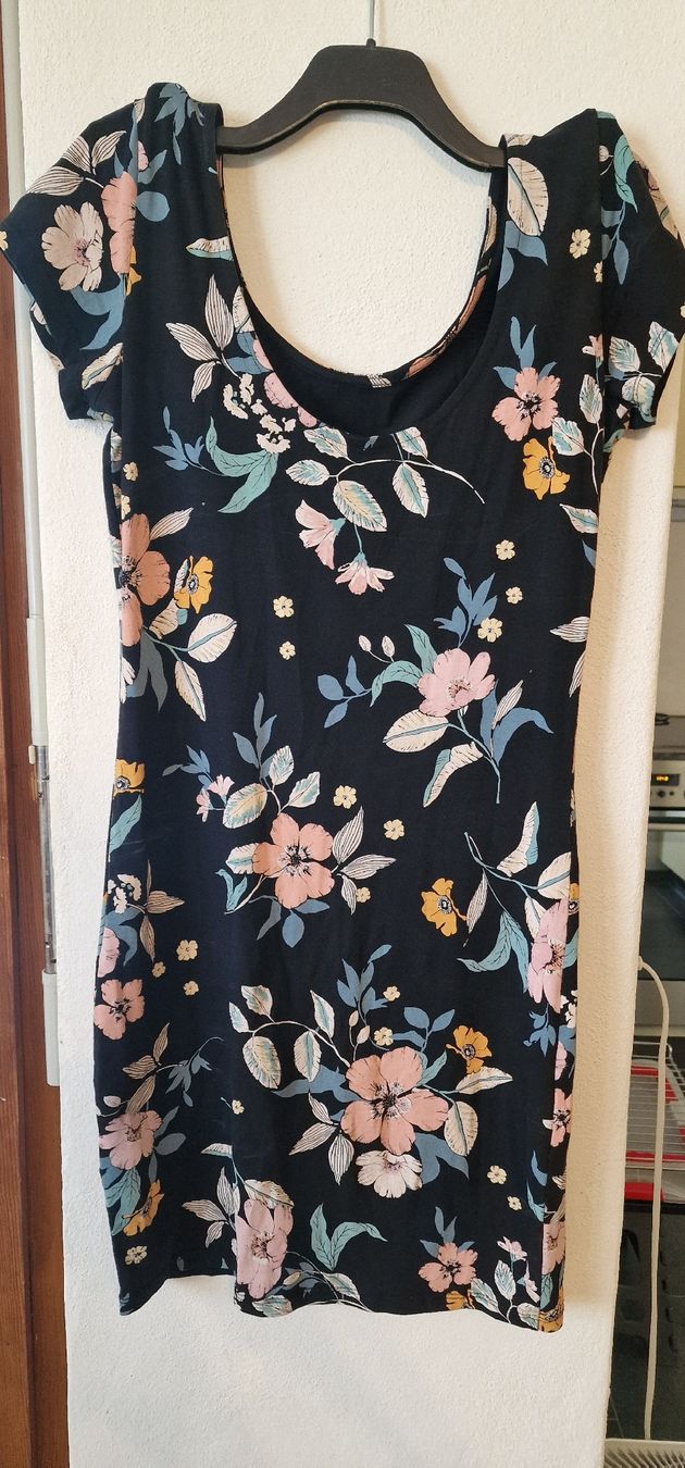 C&A Vestiti: Kleid von Clockhouse, Grösse L, Blumenmuster – Usato da Romanshorn venduto da REALJessiB 2