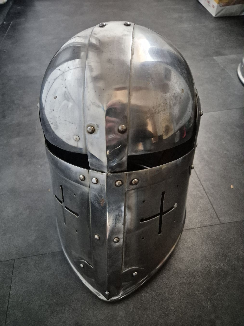 Abiti antichi: Ritterhelm – Usato da Dinhard venduto da Stewi 1