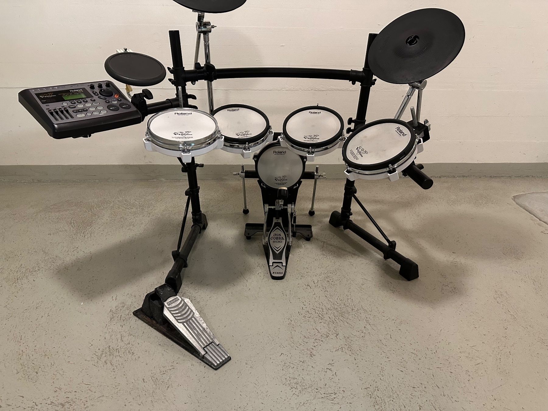 Roland Strumenti musicali: Roland TD-8 V-Drums E-Drum Set – Usato da Basel venduto da ios_8cy9