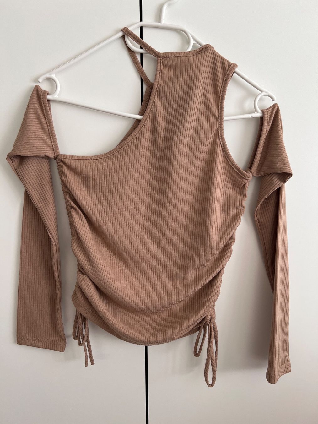 Top: Pull neuf à épaules dénudées taille S – Nuovo e nell'imballaggio originale da Renens VD venduto da sar_bwz5 4
