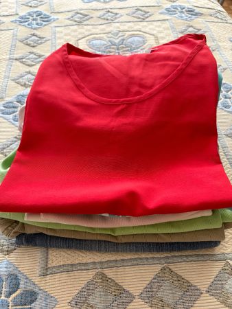 Dame-kurze- Hose und T- Shirt